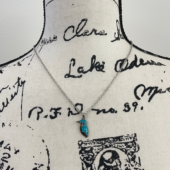 💕Eastern Blue Bird Necklace💕 - Picture 3 of 5